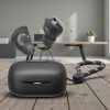 Þráðlaus heyrnartól með tærum og kraftmikilum hljómgæðum, Bluetooth 5.4, IPX5 svita- og vatnsvörn og allt að 8 klst spilun á einni hleðslu og 28 klst með hleðsluboxi